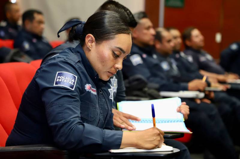 Capacitan a agentes de la Policía estatal en temas de seguridad